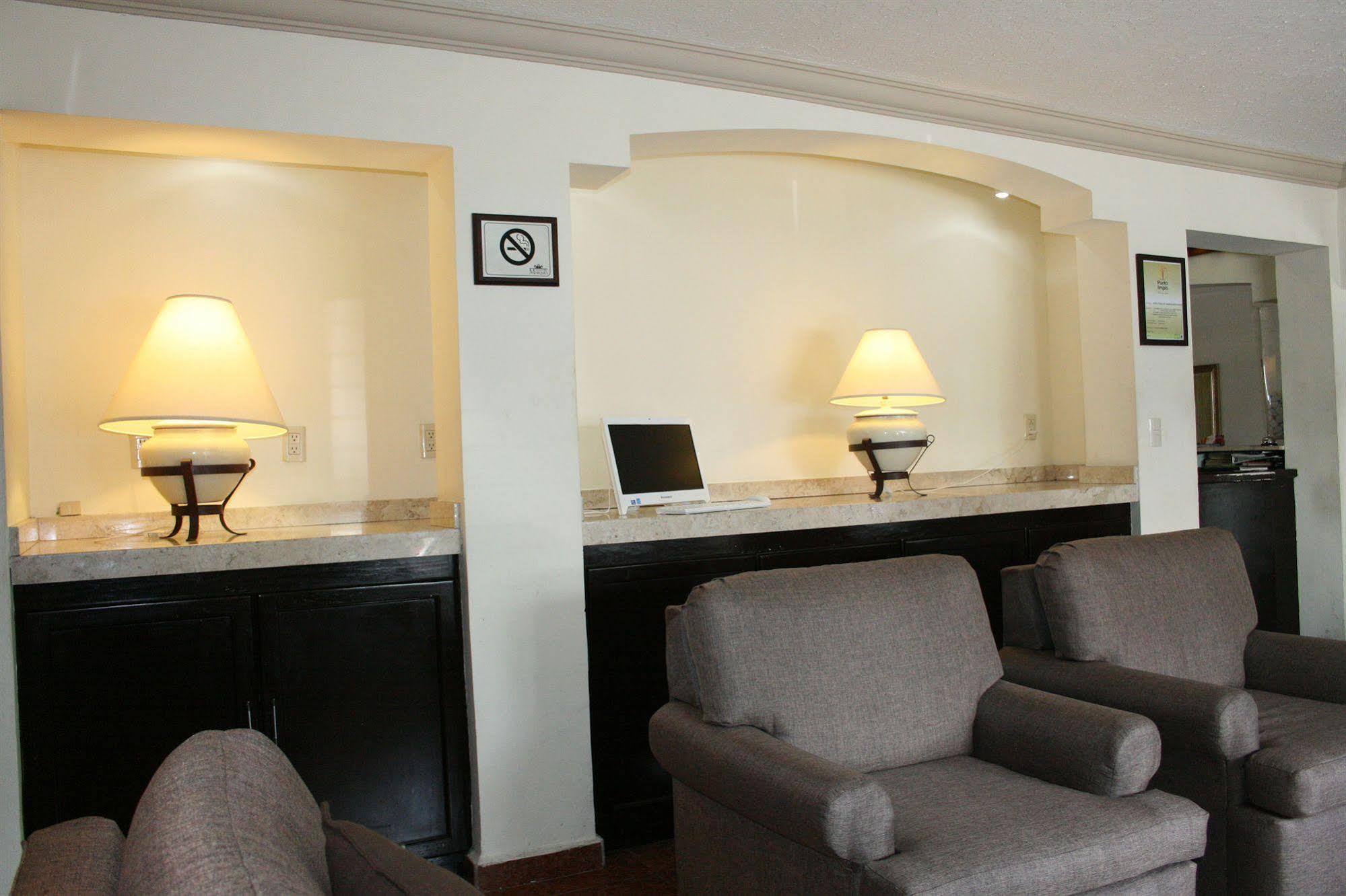 Del Marques Hotel And Suites Guadalajara Dış mekan fotoğraf
